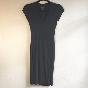 Classic little black dress v neck short sleeve super stretchy closet staple S